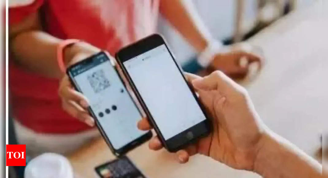 कैसे एक शख्स ने पेट्रोल पंप पर Google Pay UPI QR कोड घोटाला किया