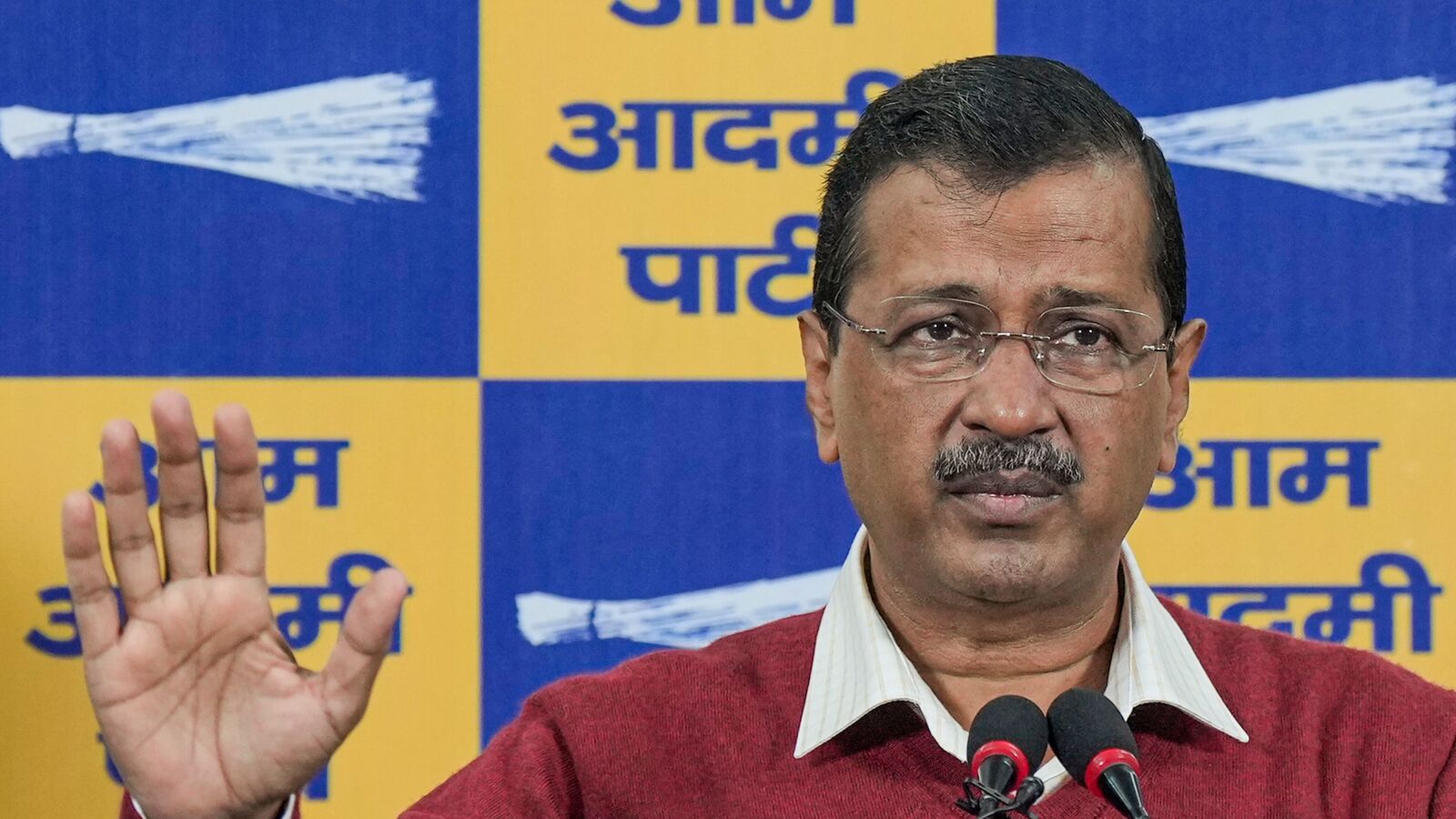 दिल्ली समाचार: अरविंद केजरीवाल का अमित शाह पर हमला- ‘जबरन वसूली पीड़ितों को परेशान किया जा रहा है, गैंगस्टरों के हौंसले बढ़ रहे हैं…’