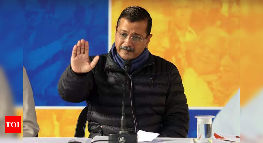 केजरीवाल: कोई सीएम चेहरा या एजेंडा नहीं, यह दिल्ली बीजेपी है जो आपदा का सामना कर रही है